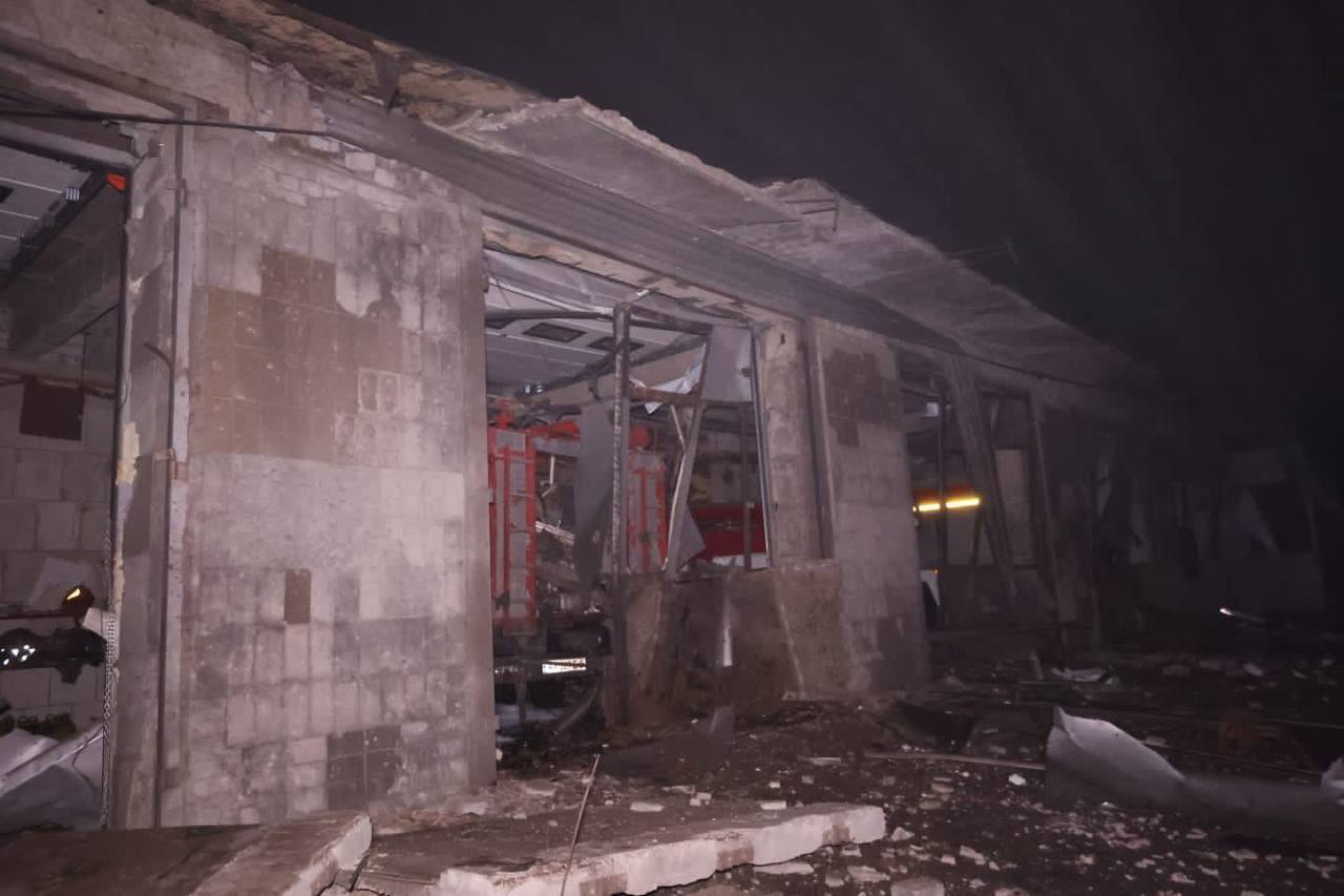 россия с ЗРК С-300 ударила по пожарной части Изюма: ранены восемь спасателей ГСЧС (фото и видео)