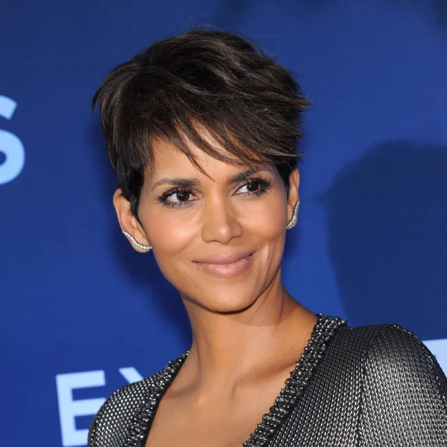 Stylists advised the best haircuts for women over 40 (photos)