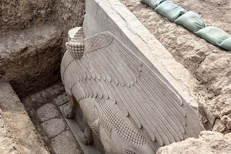 В Іраку розкопали ассирійське крилате божество віком 2700 років (фото)
