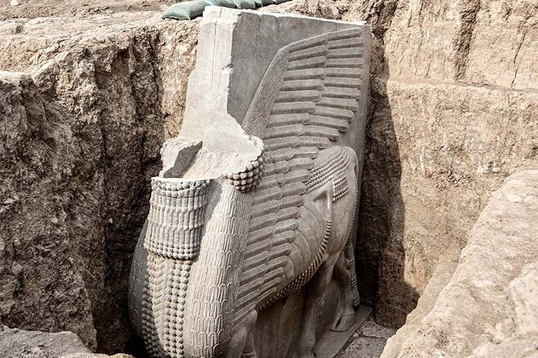 Assyrian winged deity 2700 years old unearthed in Iraq (photo)