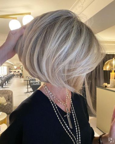 Stylists named four ''perfect haircuts'' for women over 40 (photos)