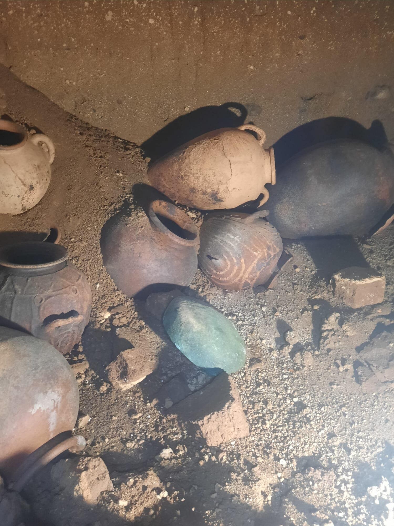 В Италии археологи открыли нетронутую на протяжении 2600 лет гробницу (фото)
