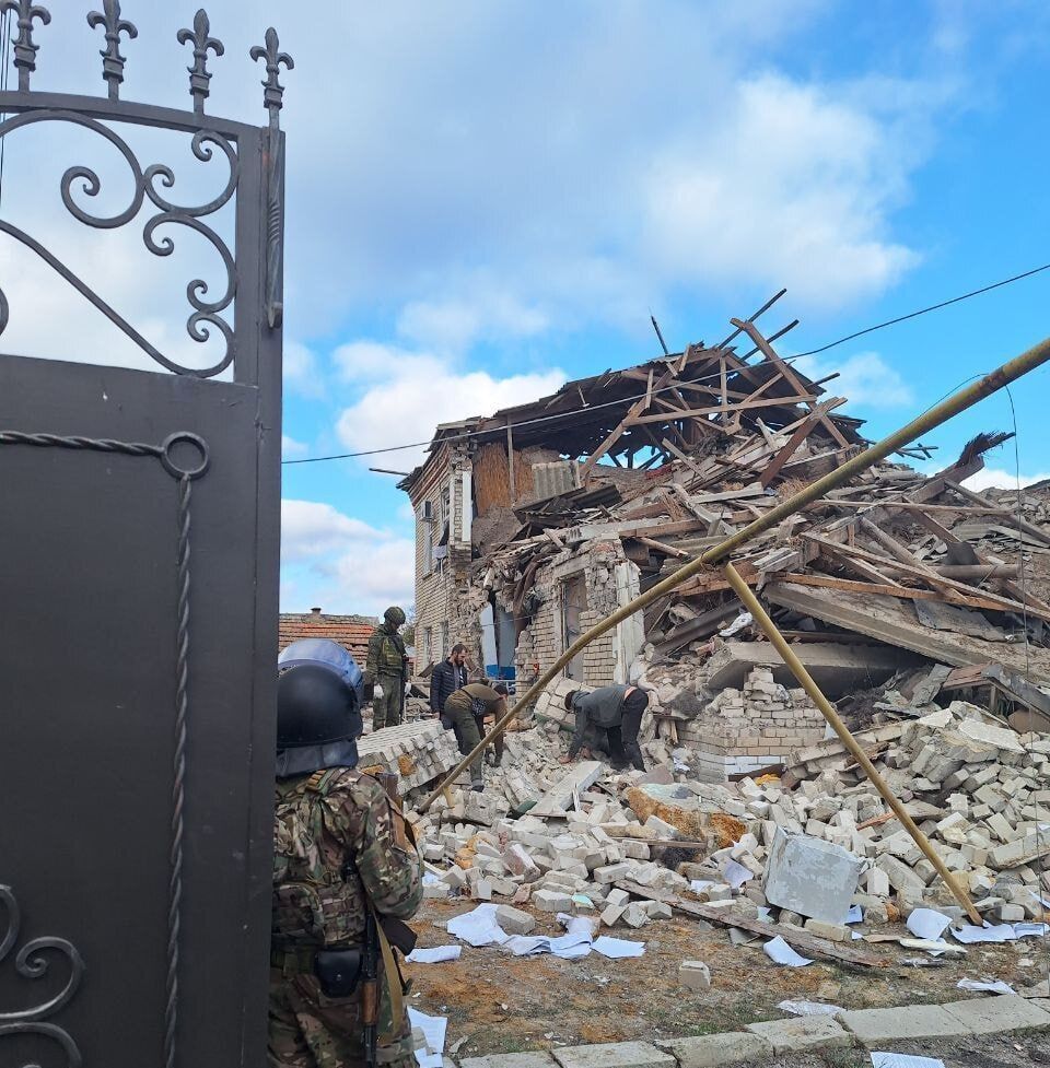 У Скадовську ''прилетіло'' по базуванню окупантів: мінімум 15 поранених, 5 загиблих (фото)