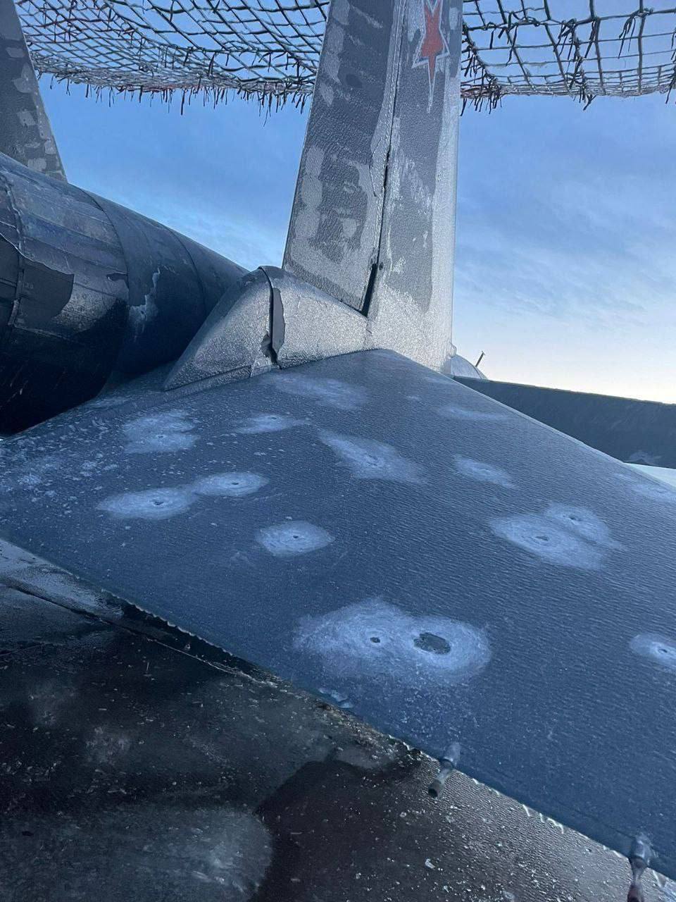Поврежден минимум один самолет Су-34: появились фото последствий атаки дронов по аэродрому в Ростовской области