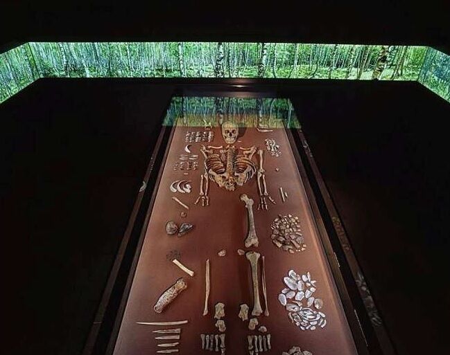 Ученые установили шокирующие подробности о смерти шаманки, умершей 9 тысяч лет назад (фото)
