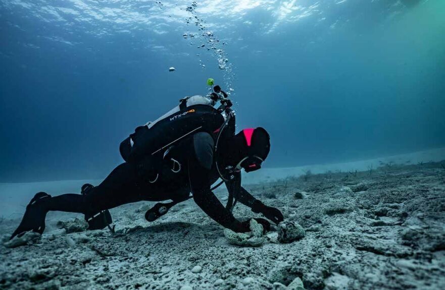 У водах Багамських островів знайшли уламки затонулого корабля зі скарбами (фото)