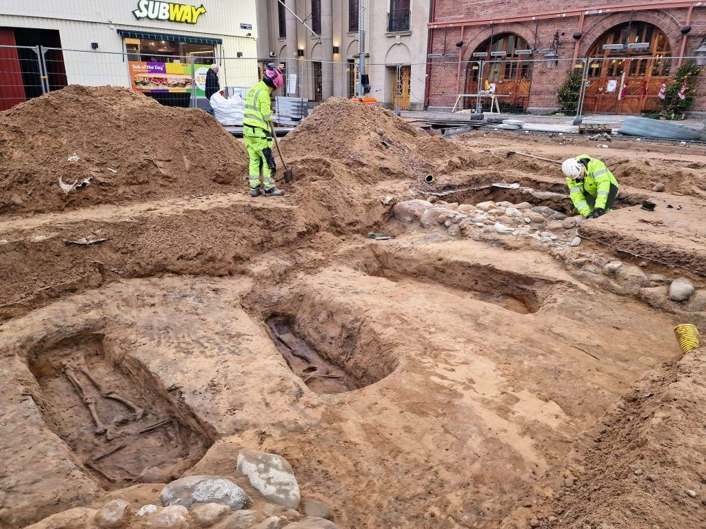 У Швеції виявили метровий меч у середньовічній могилі (фото)