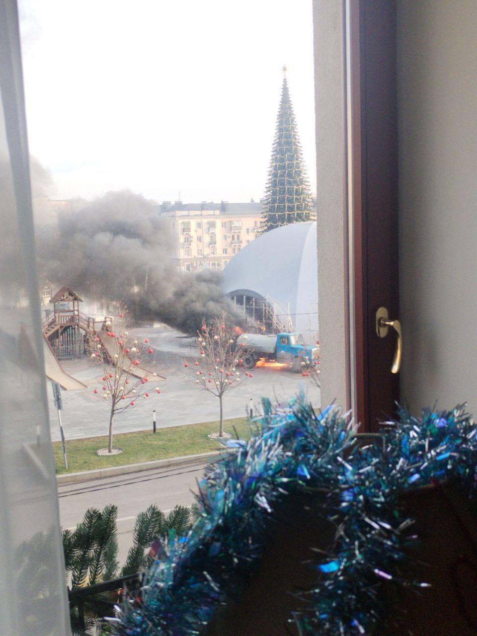 В Белгороде раздалось более 20 взрывов на военных объектах: россияне похвастались работой ПВО, из-за которой разнесло пол центра (фото и видео)