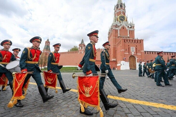 ''Против нашей родины снова развязана настоящая война'': что наговорил Путин на параде в Москве (видео)