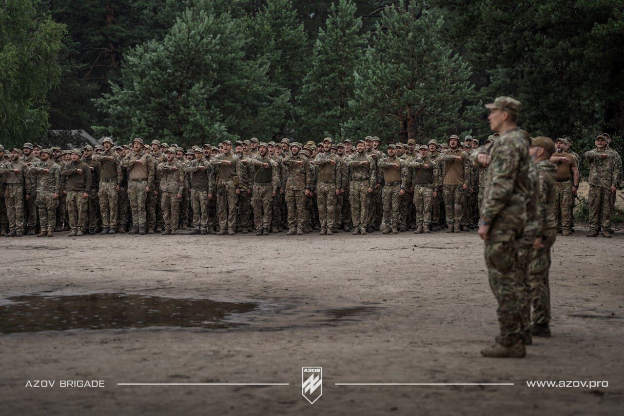 ''Я — солдат. Мої серце, душа та тіло належать Азову'': Денис ''Редіс'' Прокопенко повернувся в стрій (фото)
