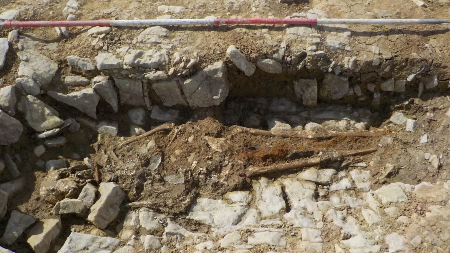 A strange grave was unearthed in Wales: a man was buried face down and nailed to the ground (photo)