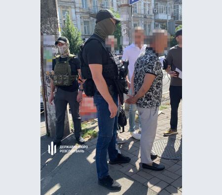 Намагався втекти: ДБР затримало колишнього одеського військкома Борисова у Києві (фото, відео)
