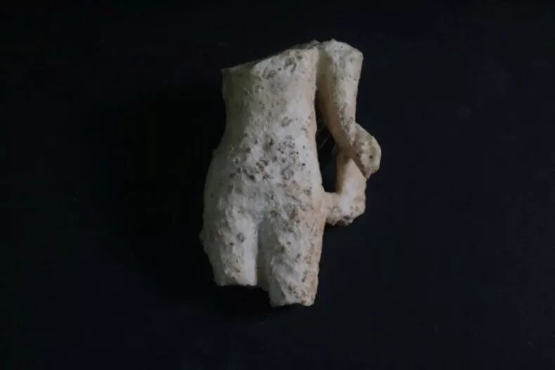 В Іспанії під час розкопок виявили 1800-річну мармурову статую німфи (фото)