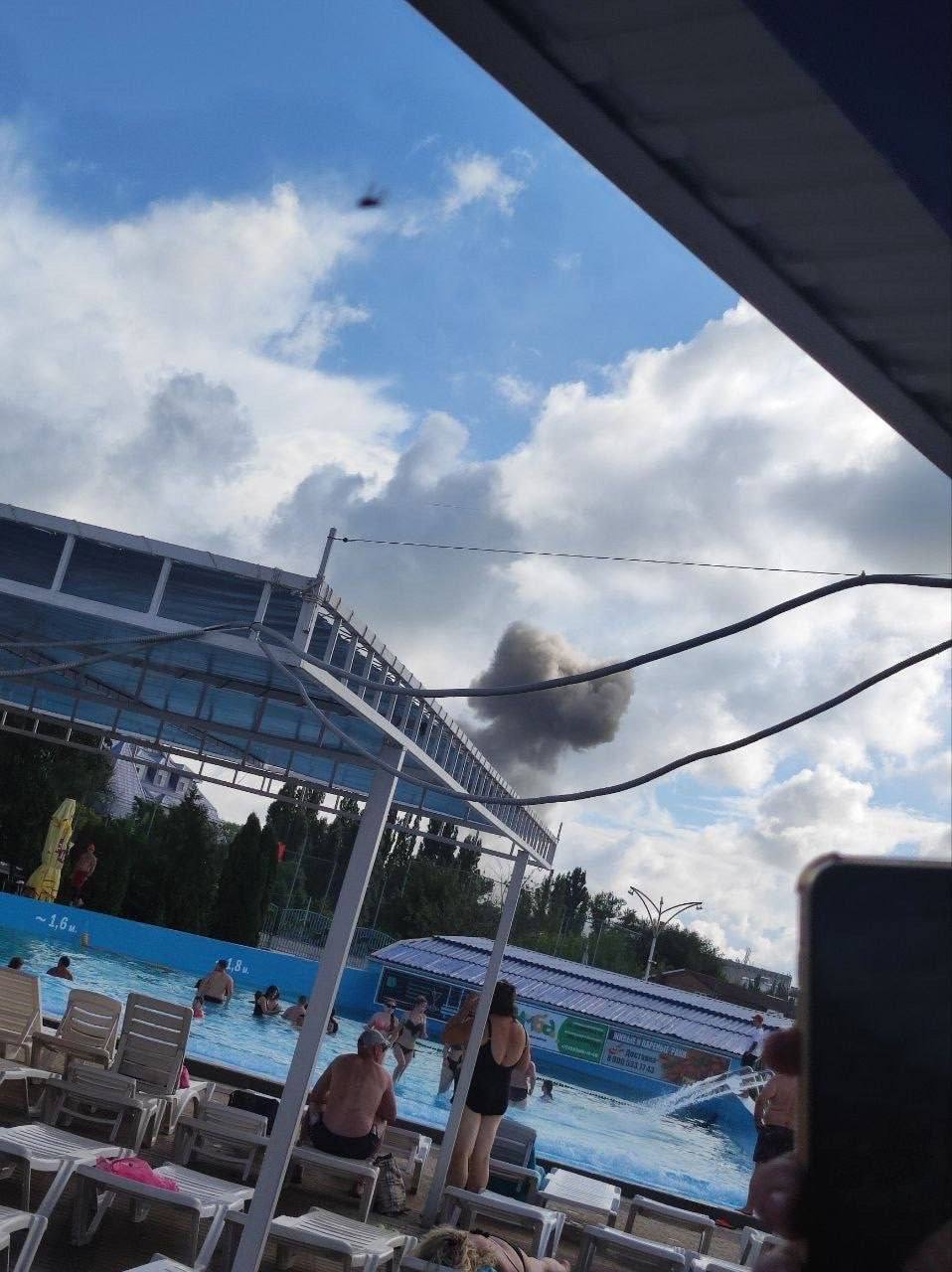 Потужний вибух пролунав у Таганрозі в Ростовської області (фото та відео)
