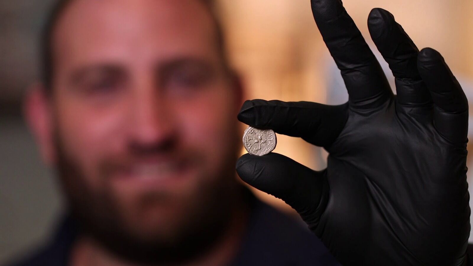 Редкую серебряную монету, которой платили налоги в Иерусалимском Храме, нашли в пустыне (фото)