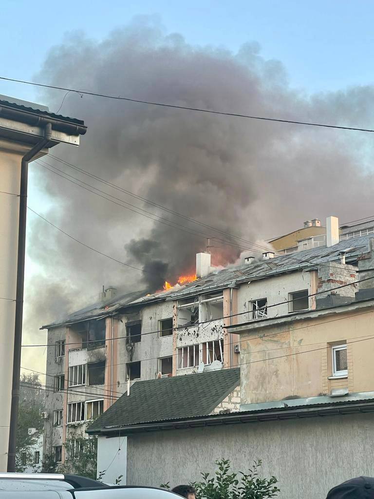 Россия совершила массированную ракетную атаку на Украину: во Львовской области повреждены жилые дома, в Луцке и Днепре – прилет по предприятиям, есть пострадавшие (фото)