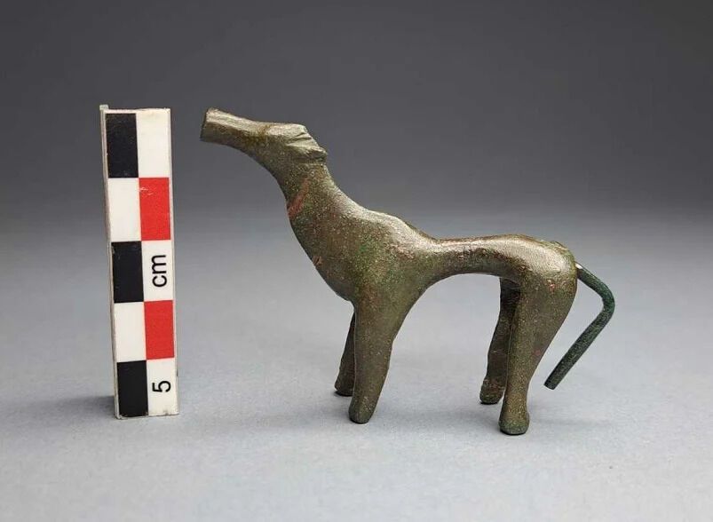 Copper and clay figurines found in destroyed ancient temple in Greece (photo)