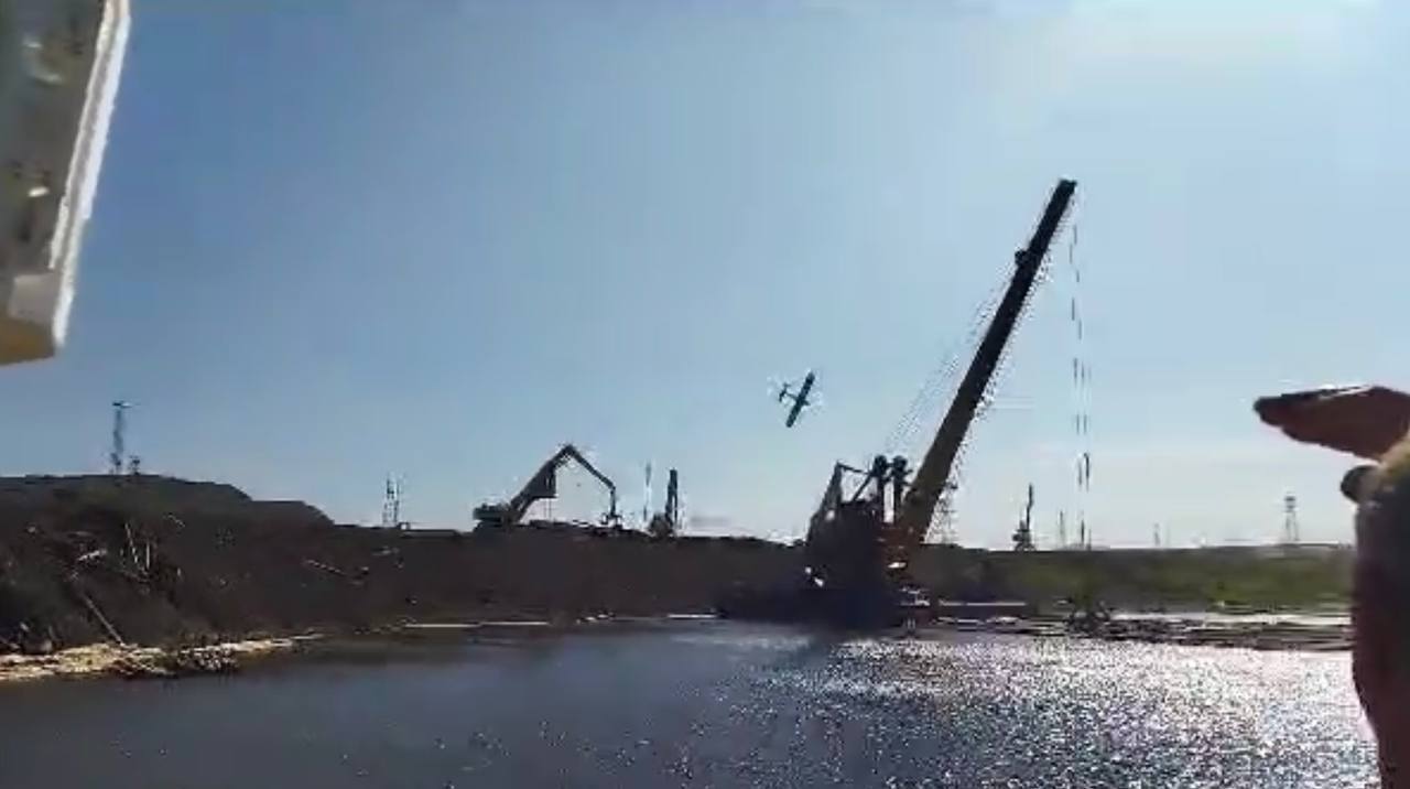 В Красноярском крае разбился гидросамолет: момент падения попал на видео