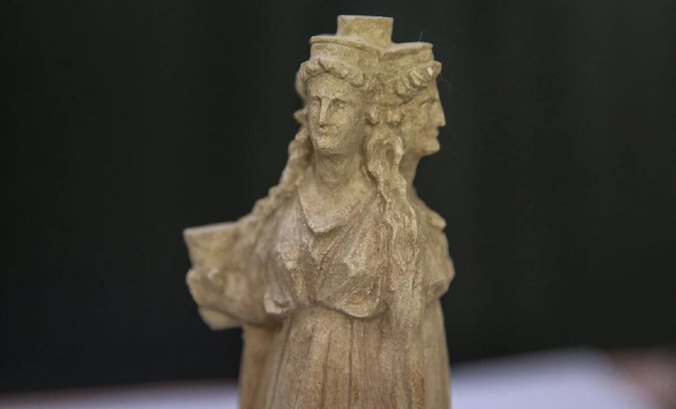 У Туреччині археологи знайшли статую богині, якій 2300 років (фото)
