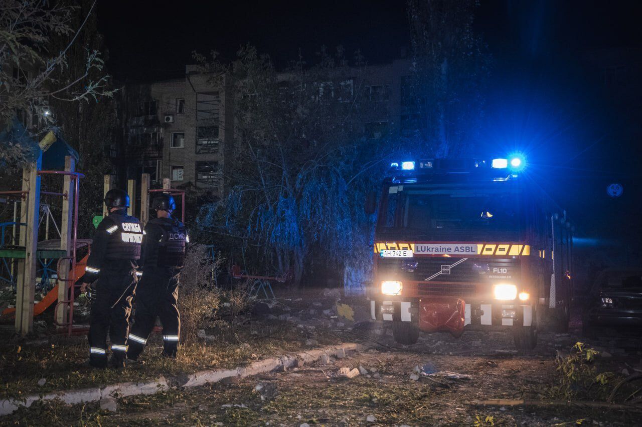 Ракетна атака росіян на багатоповерхівку у Покровську: зросла кількість жертв, 88 постраждалих (фото, відео)