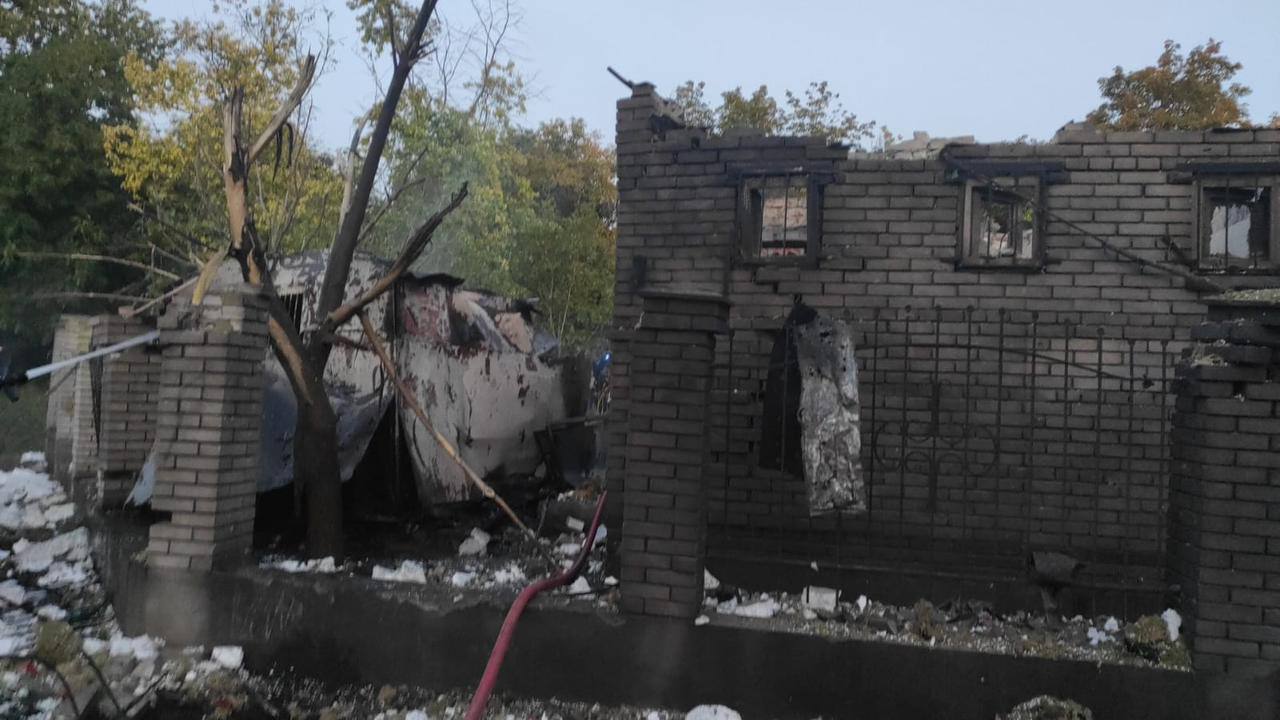 Російські військові завдали удару по житловому кварталу Запоріжжя: є загиблі та поранені (фото, відео)