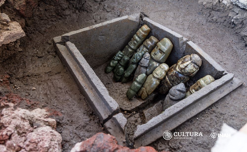 У Мексиці у храмі ацтеків виявили старовинні кам'яні опудала (фото)