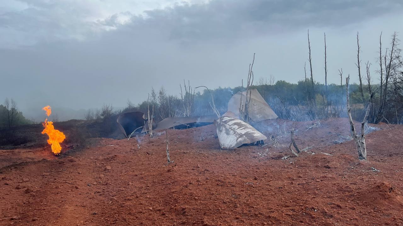 Вогняний стовп здійнявся в небо після вибуху на газопроводі під Саратовом (відео та фото)