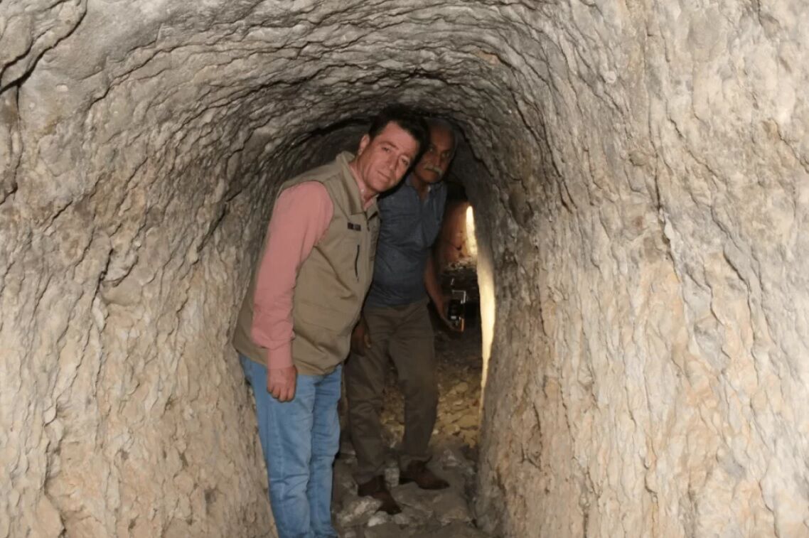 В Турции нашли выкопанный в горе тоннель, которому 1700 лет (фото)