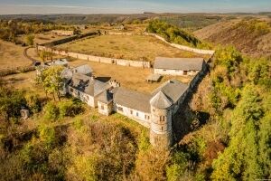 ТОП 5 замків-готелів в Україні. Скільки коштує відчути себе графом, або ж графинею