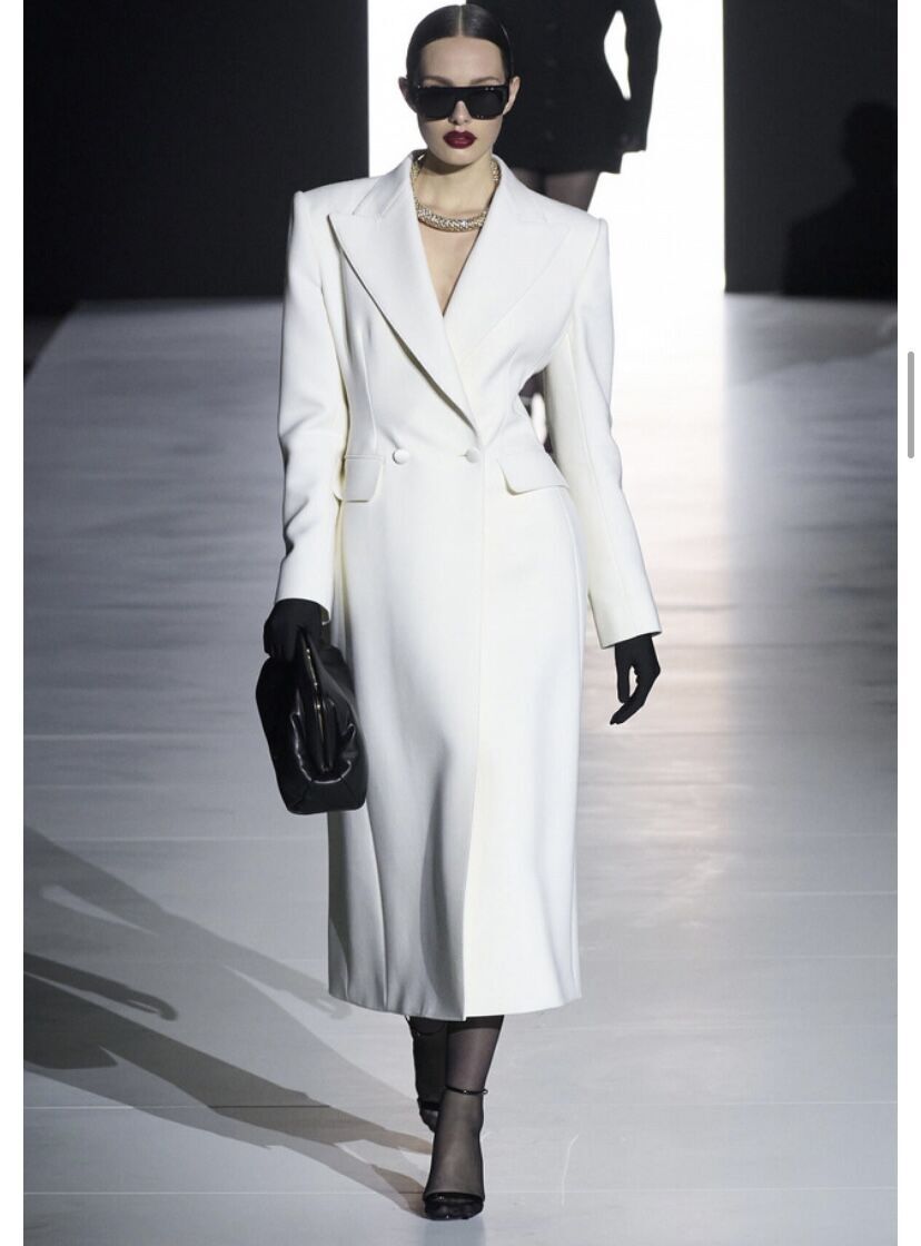 Стилисты назвали девять моделей осенних пальто, в которых вы будете выглядеть дорого