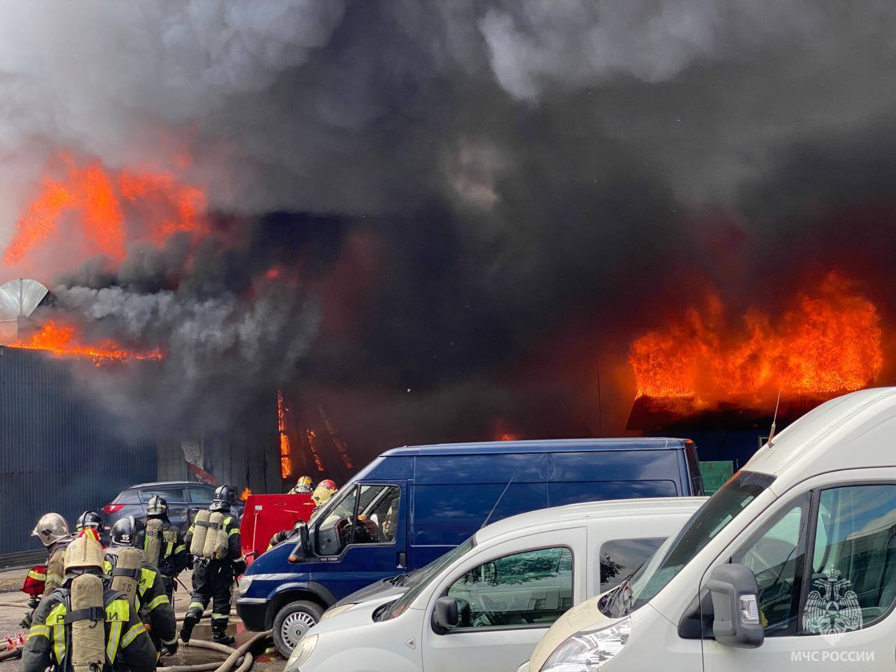 У Санкт-Петербурзі масштабна пожежа біля нафтобази ''Ручьї'' (фото та відео) 