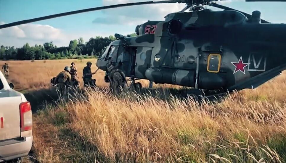 Розвідка показала російського пілота, який ''пригнав'' в Україну гелікоптер Мі-8 (відео)