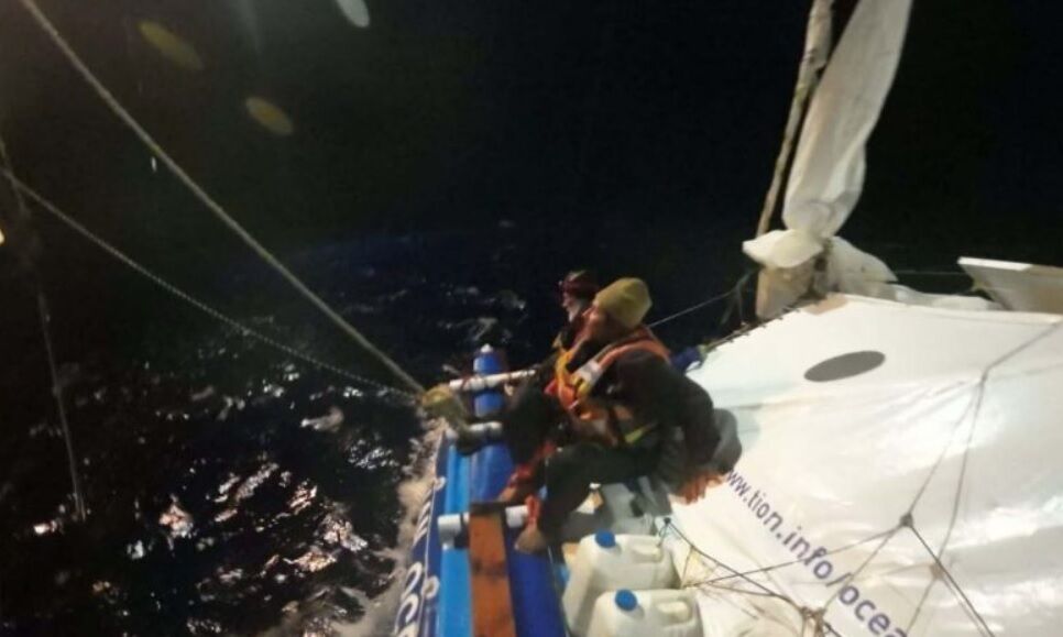 Акули затопили катамаран російської навколосвітньої експедиції (відео та фото)