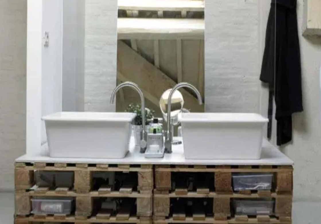 Bathroom furniture made from pallets