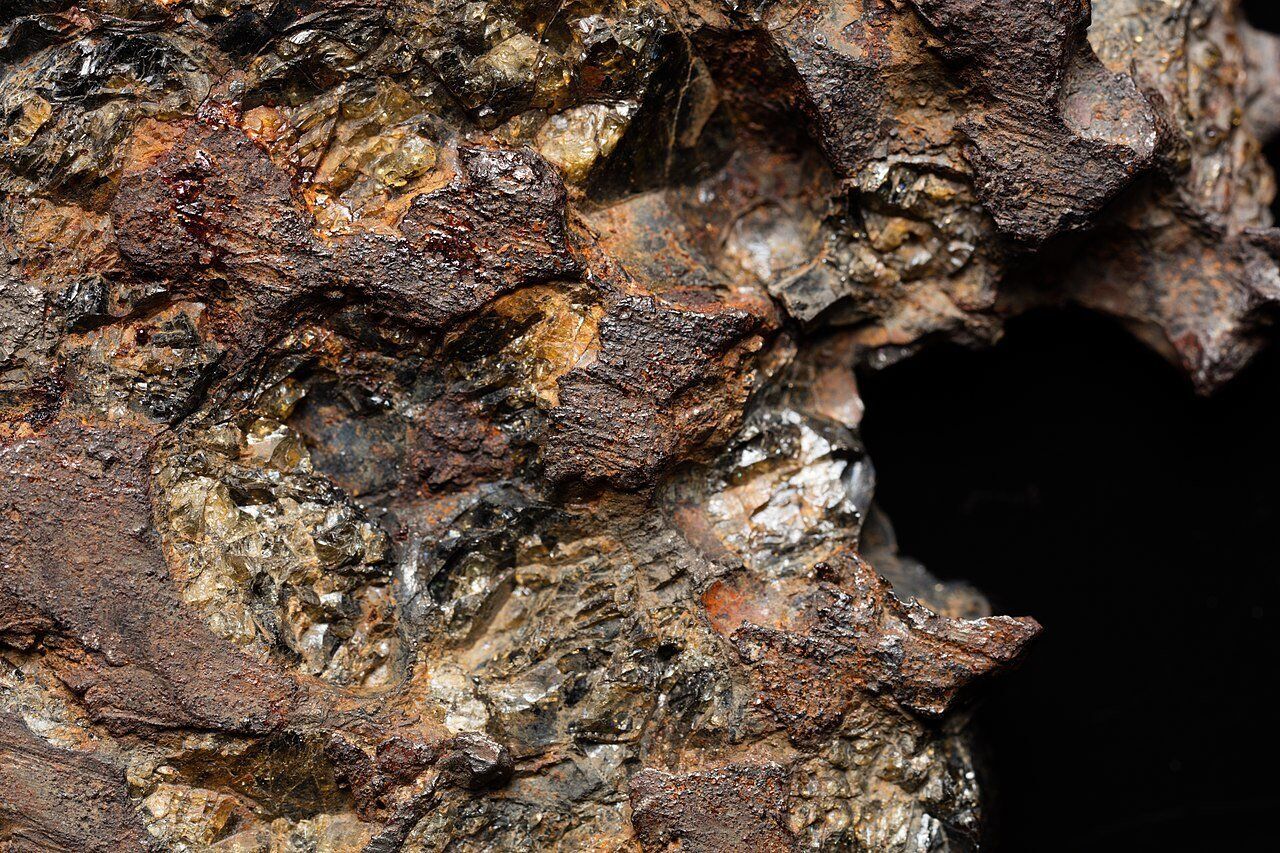 У метеориті у Сомалі виявили два мінерали, раніше невідомі на Землі (фото)