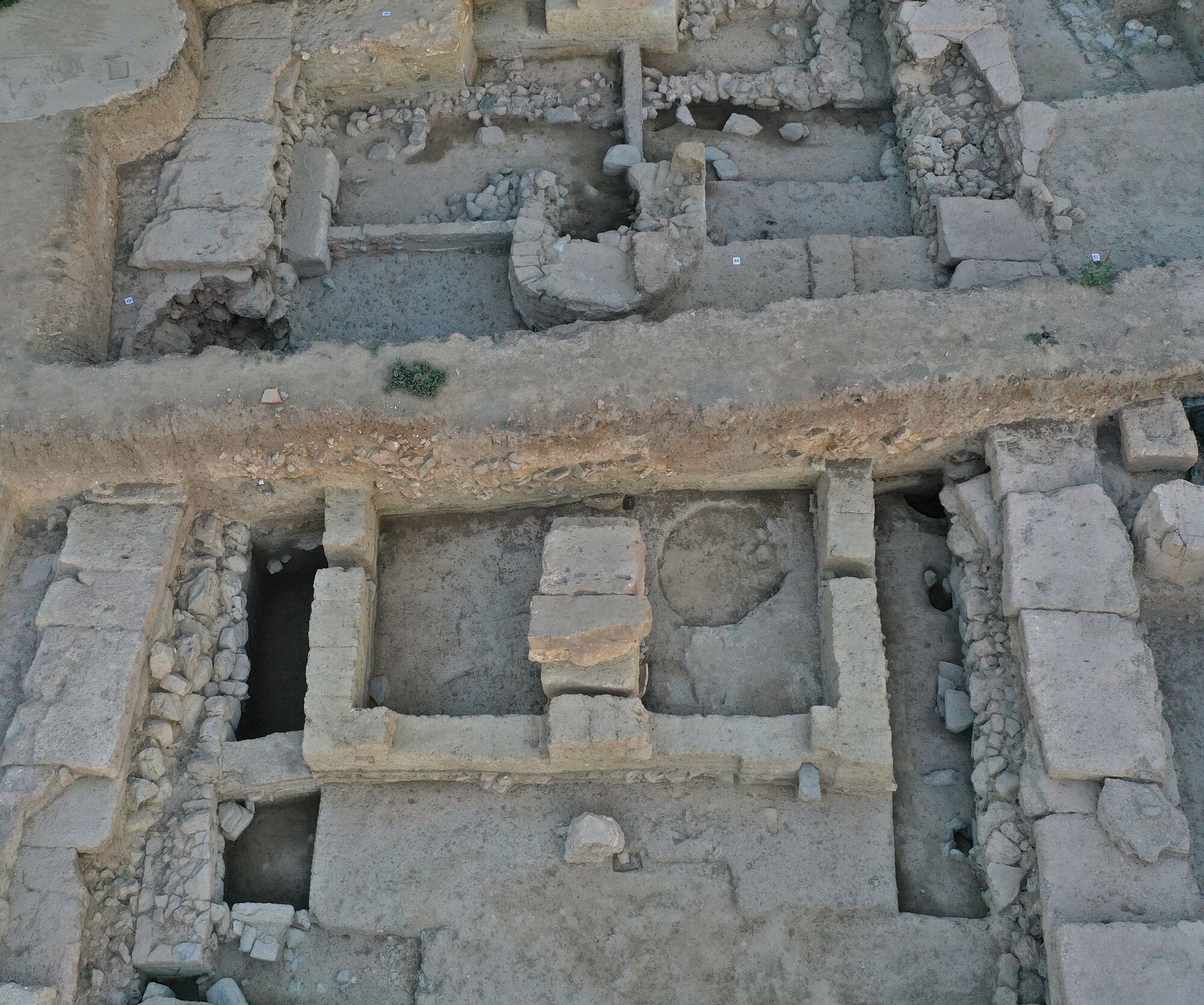 В Греции археологи обнаружили 2700-летний храм, усыпанный драгоценностями (фото)