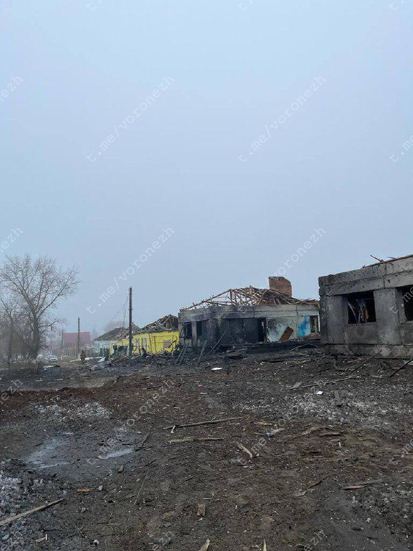 Миттєва карма: одна із запущених по Україні ракет впала на території росії (відео та фото)