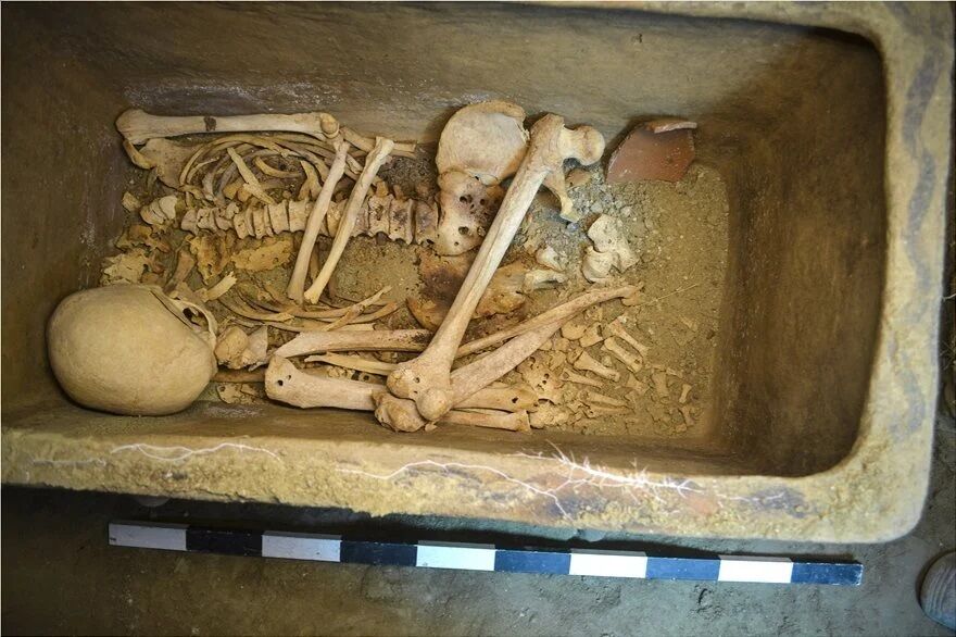 A 3400-year-old Minoan tomb discovered in Crete (photo)