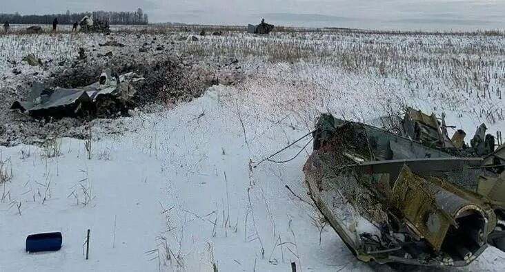 У Бєлгородській області РФ впав літак ІЛ-76: загинуло 63 особи (фото, відео)