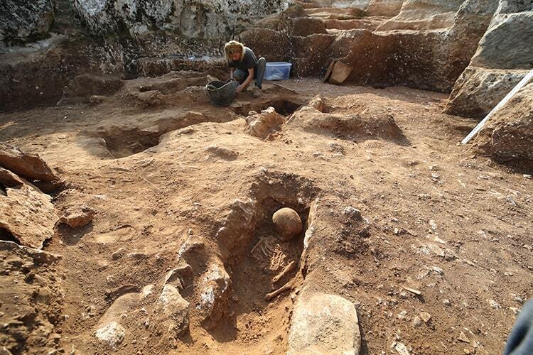 An ancient cemetery where fifty children were buried was excavated in Turkey (photo)