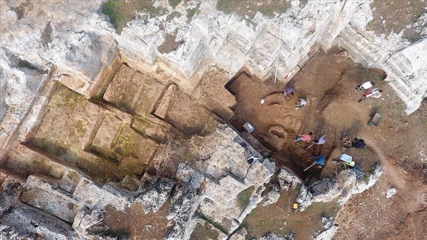 An ancient cemetery where fifty children were buried was excavated in Turkey (photo)
