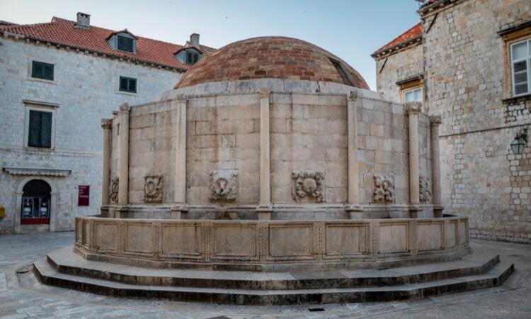 An ancient city cistern of the XIV century discovered near a fountain in Croatia (photo)