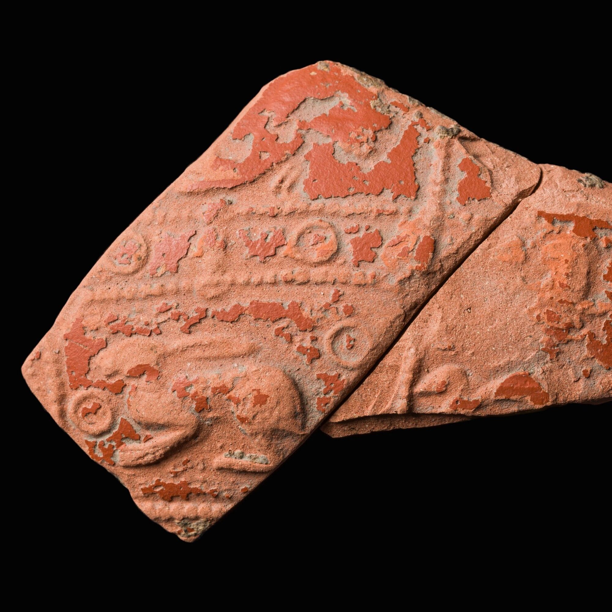 В Англии обнаружили невероятно редкий артефакт с изображением римского бога богатства (фото)