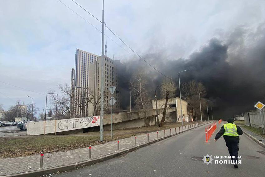 Российская армия атаковала Украину: в Киеве возгорание квартир, в Харькове попадание баллистики, в Николаеве повреждены жилые дома: подробности
