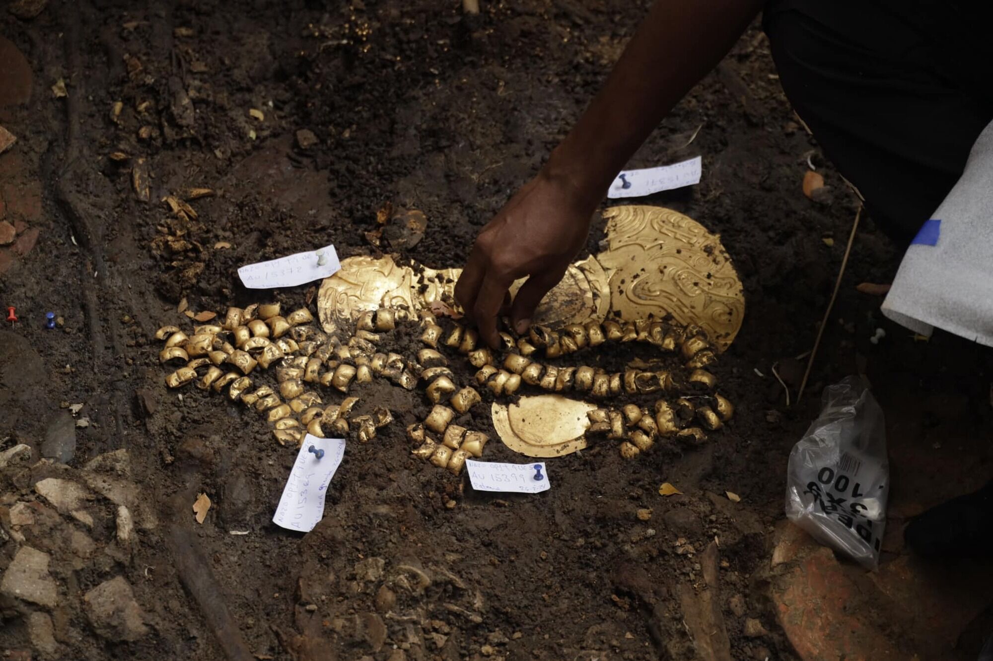Grobowiec 1200-letniego władcy wypełniony złotem odkopany w Panamie (foto)