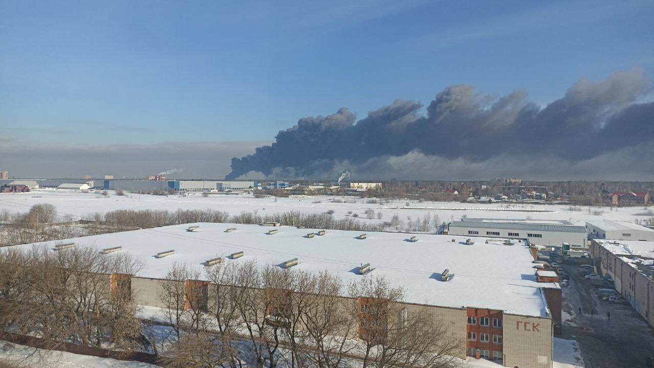 Все в черном дыму: в москве произошел огромный пожар. Видео с места