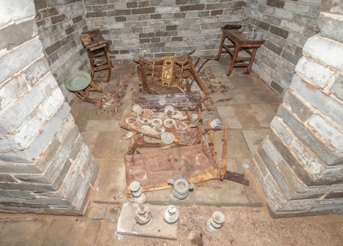 У Китаї знайшли добре збережену гробницю династії Мін з унікальними предметами (фото)