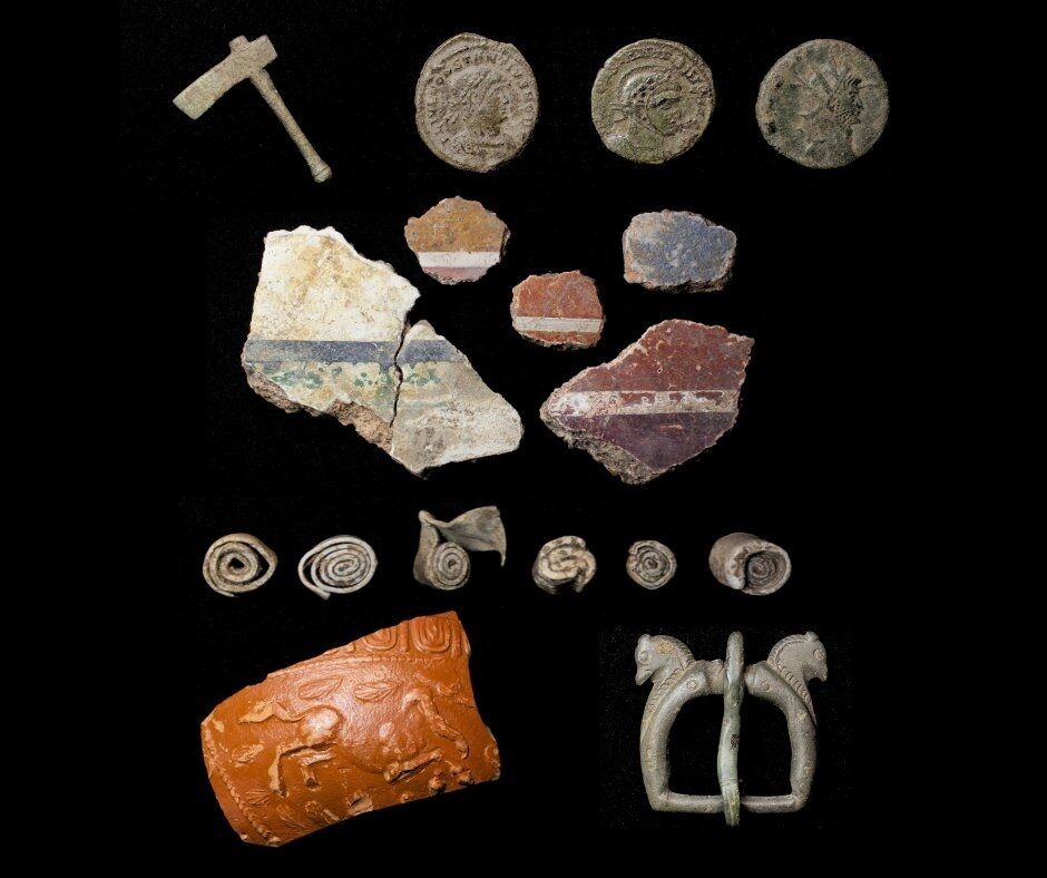 A richly decorated Roman villa with ''curse tablets''; was found in England (photo)