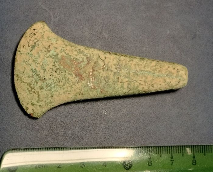 A copper ax from the 4th-3rd millennium BC was discovered in Poland (photo)