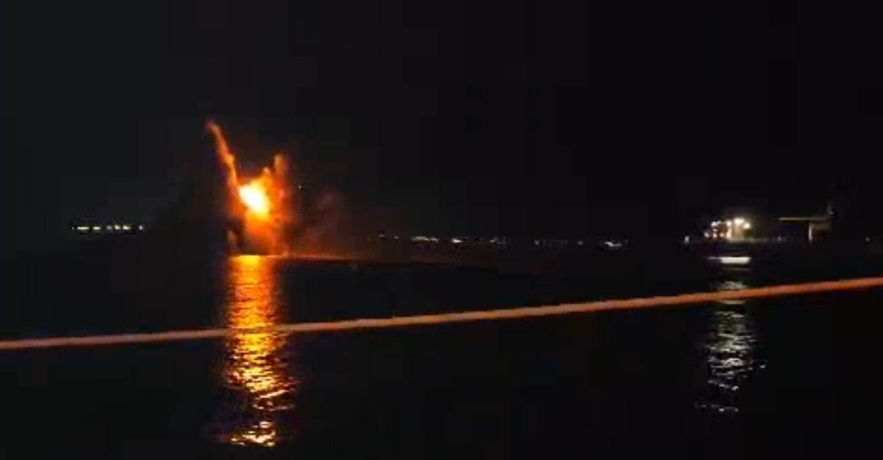 У ГУР показали, як потопили корабель чф рф ''Сергій Котов'' і назвали його вартість (відео)